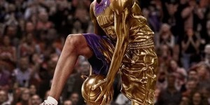 詹姆斯深夜抵达上海机场，球迷热烈欢迎NBA巨星詹姆斯到访