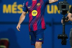 西甲皇马与巴萨工资帽差距对比：转会市场策略与未来影响